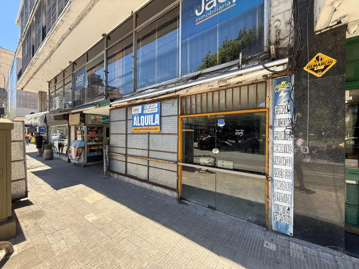 Local con salón comercial y depósito a pasos de calle San Luis 2
