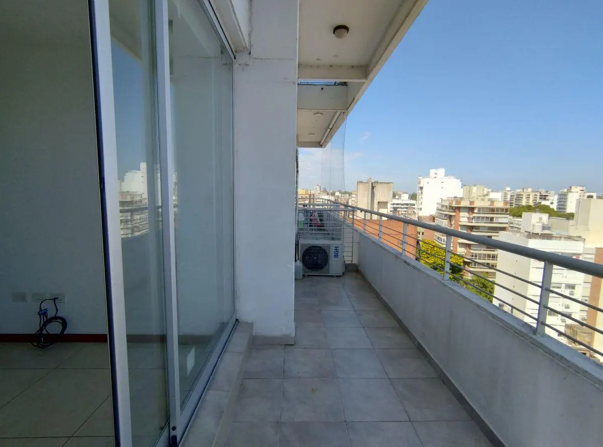 Departamento 1 dormitorio al frente con cochera en excelente ubicación 4