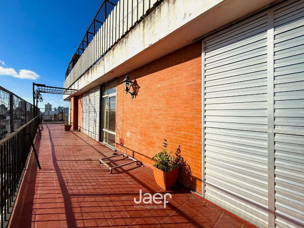 Piso exclusivo 3 dormitorios con súper terraza, parrillero y vista panorámica 2