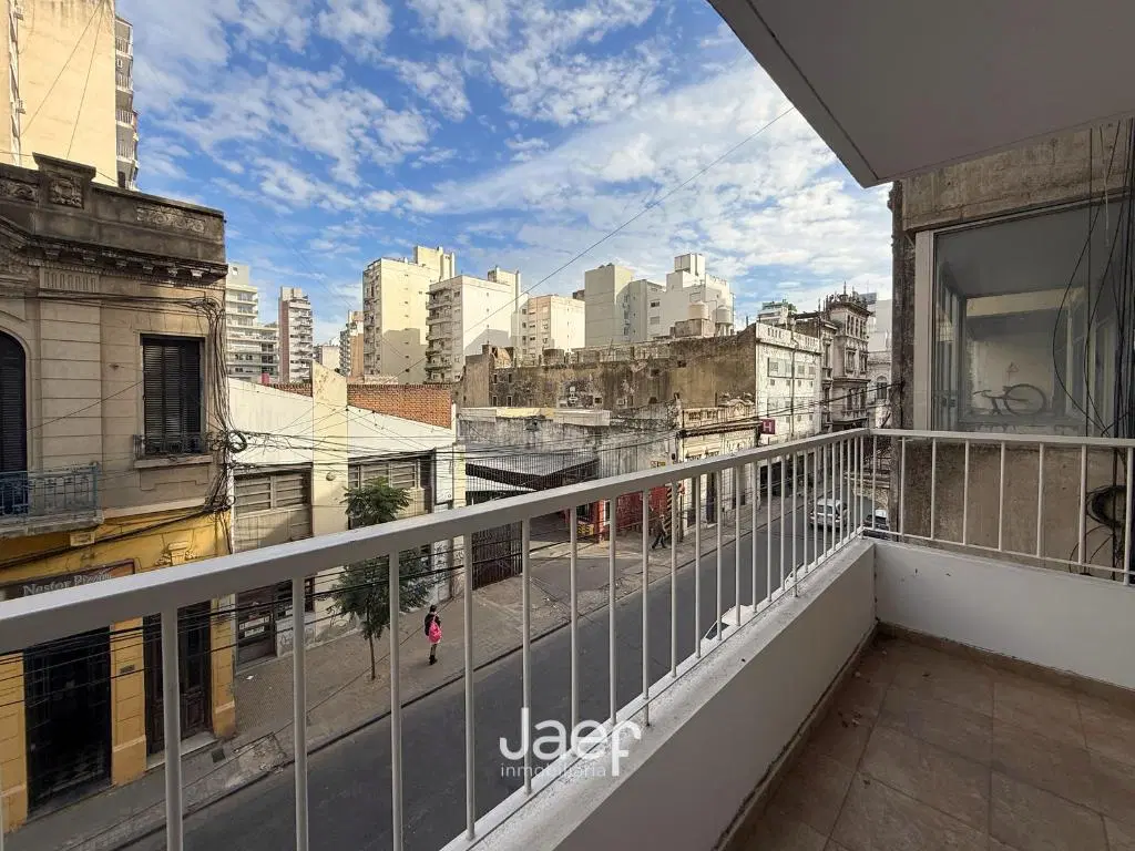 Departamento semipiso 2 dormitorios al frente 4