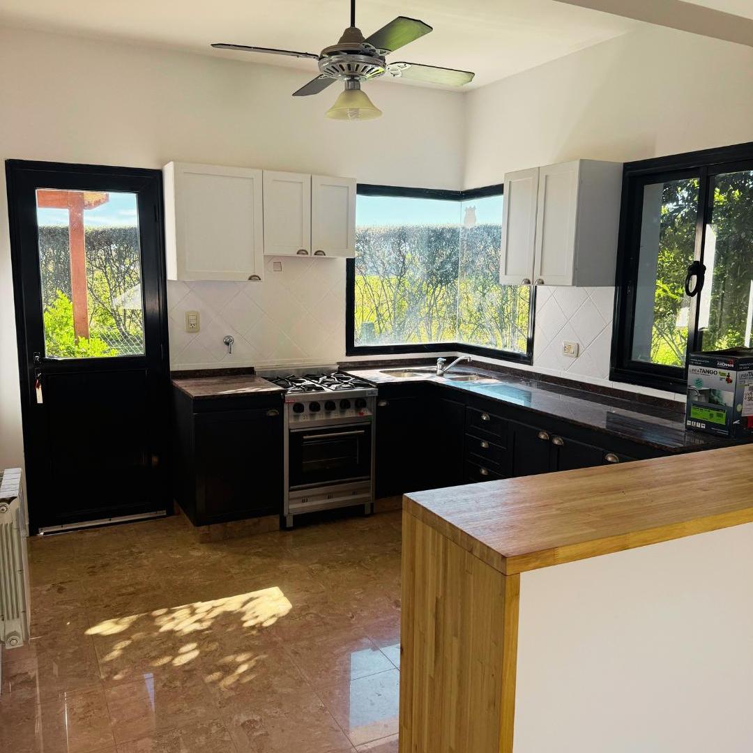 Foto de Casa 3 dormitorios con pileta barrio privado Funes Hills Cadaques, imagen 5