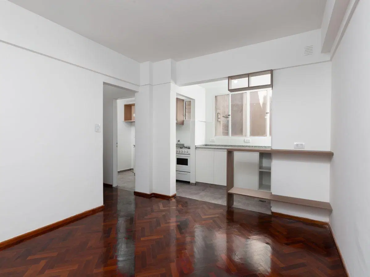 Departamento 1 dormitorio con balcón y aire acondicionado en el Centro 1
