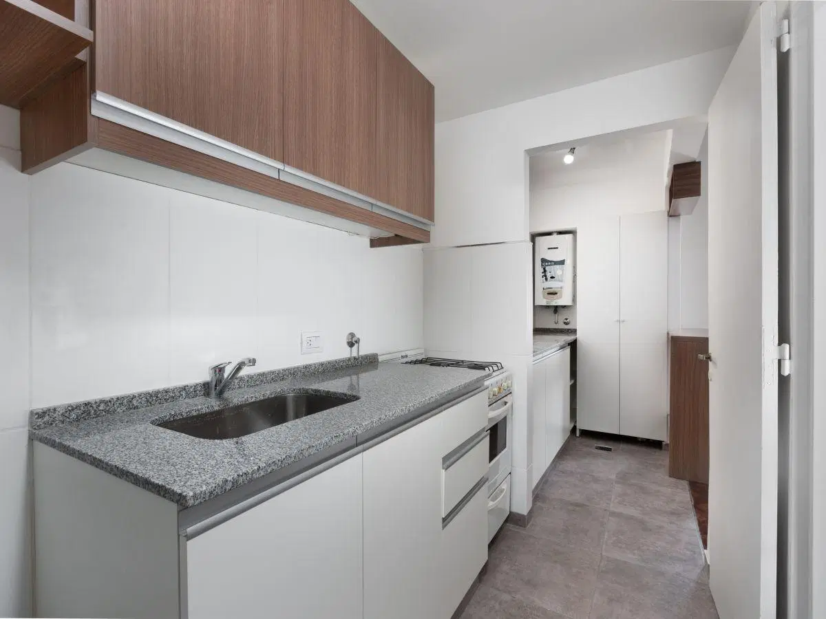 Departamento 1 dormitorio con balcón y aire acondicionado en el Centro 4