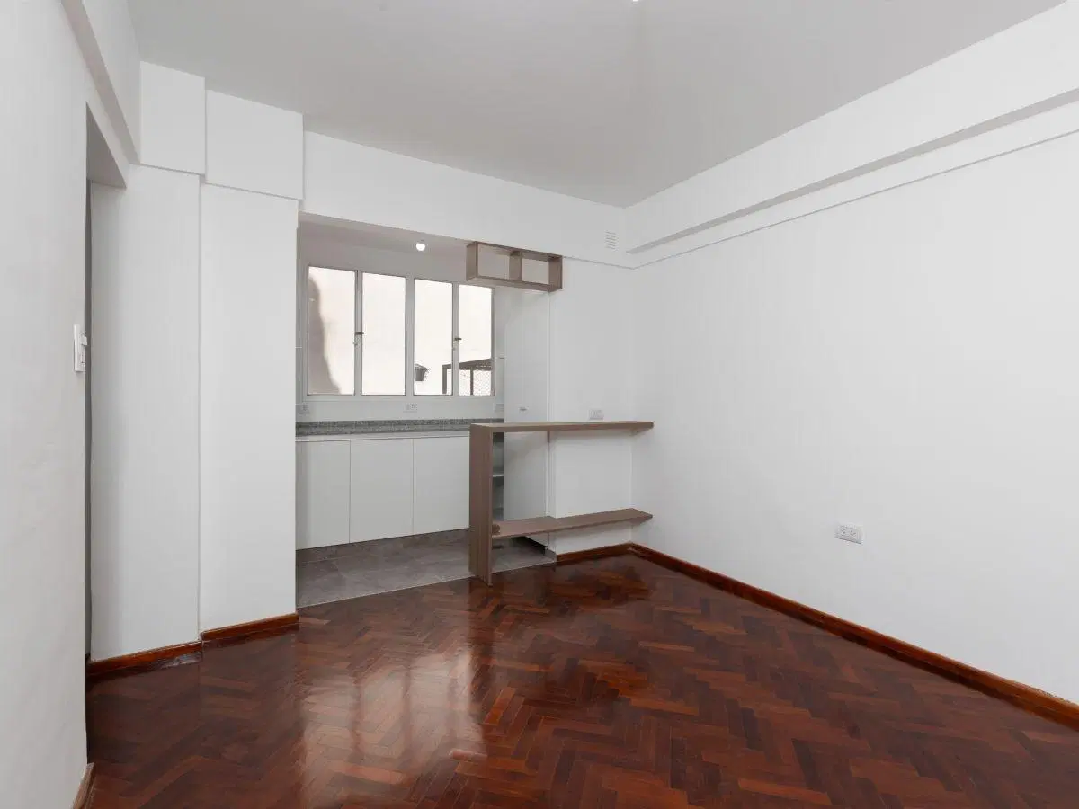 Departamento 1 dormitorio con balcón y aire acondicionado en el Centro 3