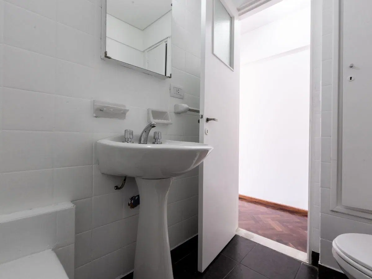 Departamento 1 dormitorio con balcón y aire acondicionado en el Centro 8