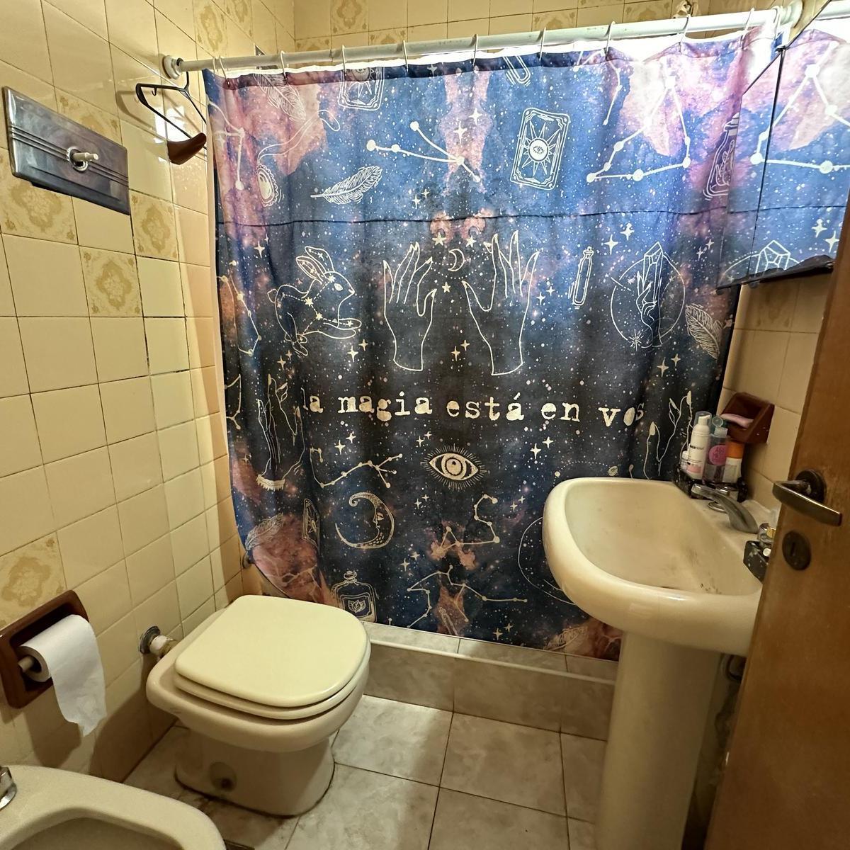 Departamento Tres Ambientes con Dependencia. a La Calle. Luro 3200. Venta. 3