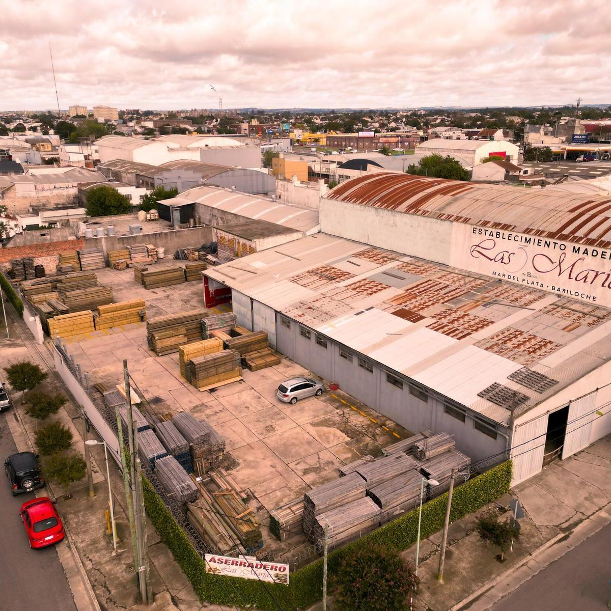 Venta Galpón industrial y comercial. Aserradero, Juncal 1445. Sarmiento. El monolito