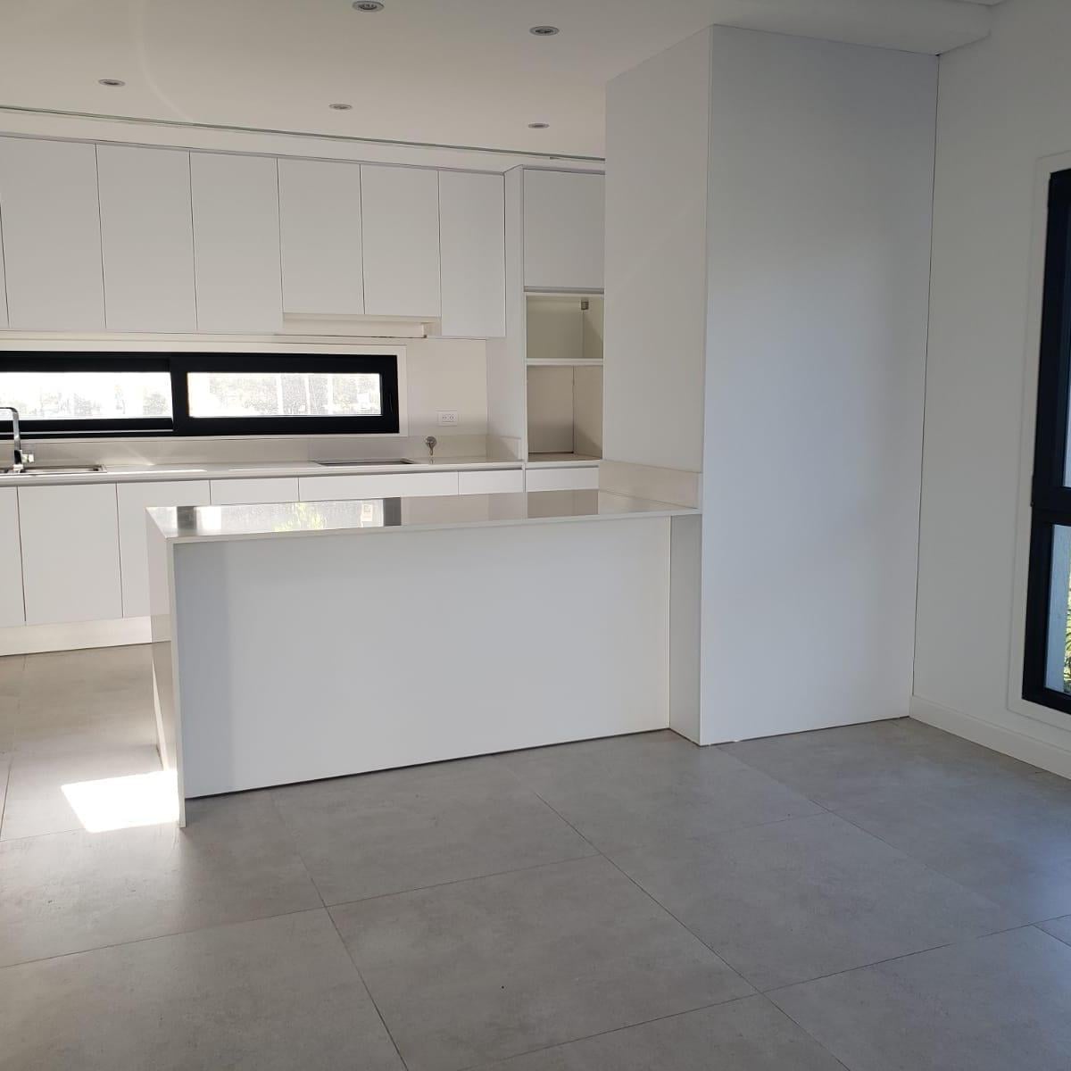 Foto de Casa en Venta Cuatro Ambientes, Zona Rumenco Joven., imagen 3