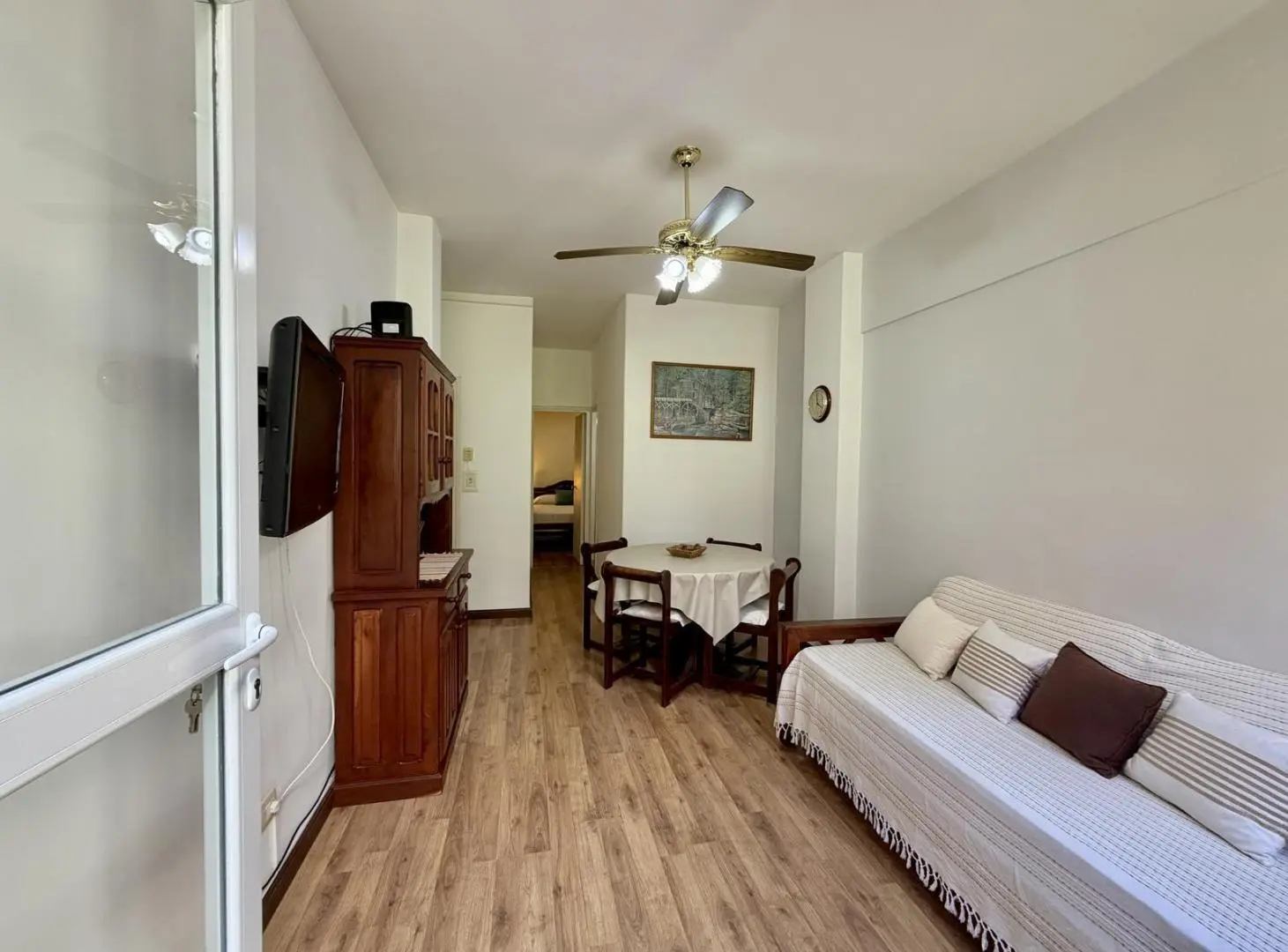 Departamento en Venta Dos Ambientes con dependencia y balcón, Zona Aldrey. 3