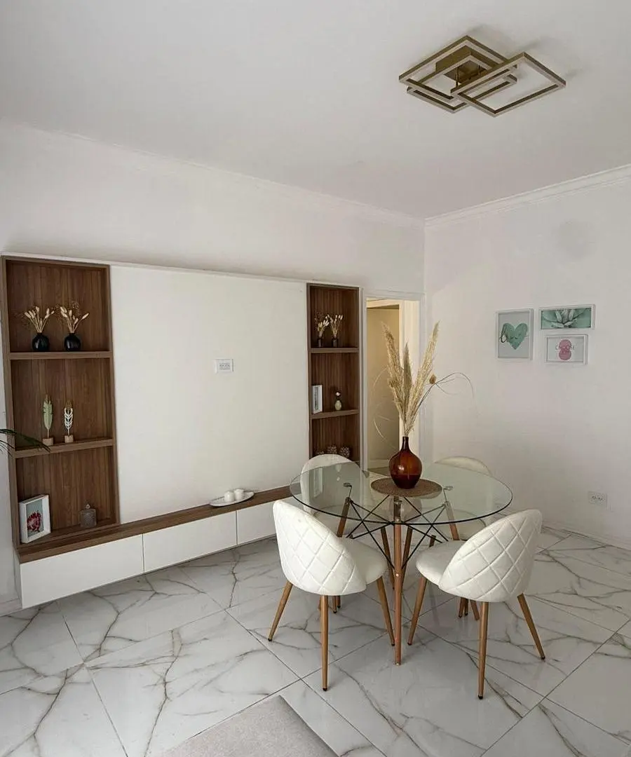 Departamento tres ambientes. A la calle.  Rivadavia 2200. Venta. 2