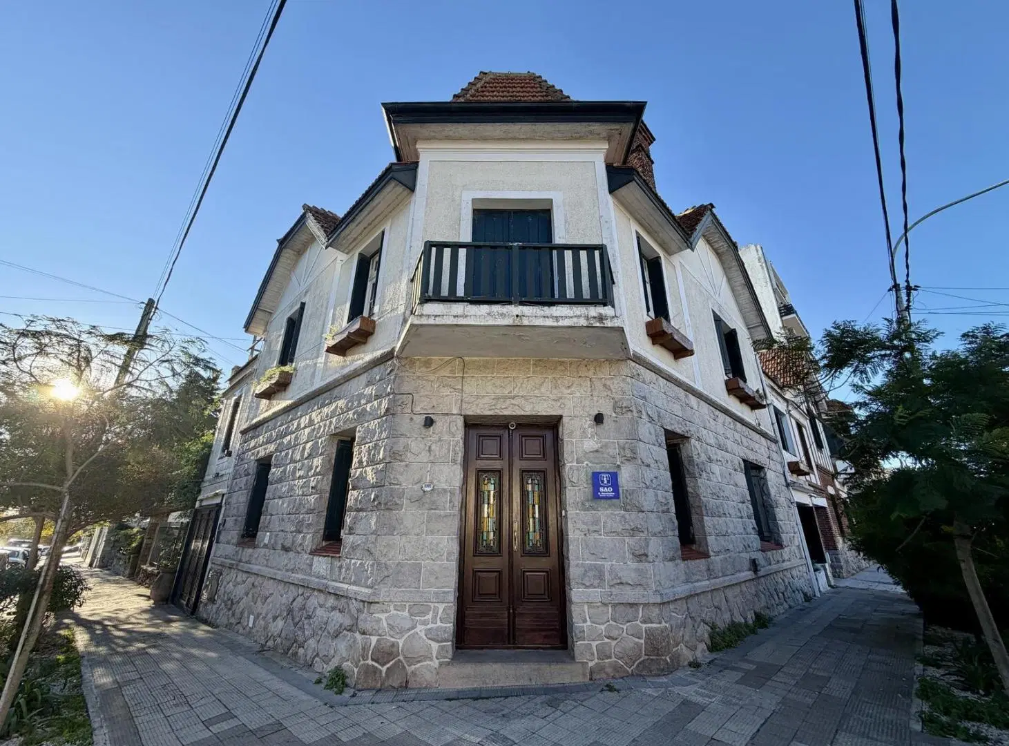 Casa cuatro ambientes. Brown y Mendoza. Stella Maris. Alquiler profesional. 2