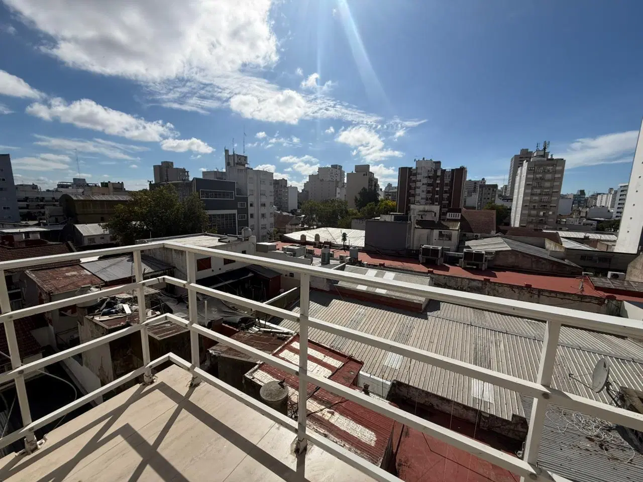 Departamento tres ambientes. Contrafrente. Bolívar 3200. Venta. 8