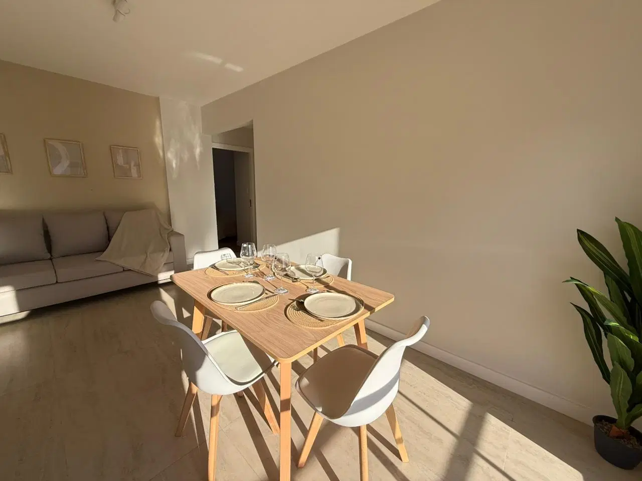 Departamento tres ambientes. Contrafrente. Bolívar 3200. Venta. 8
