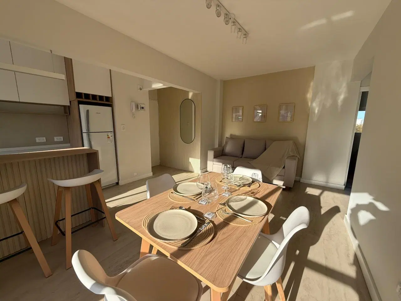 Departamento tres ambientes. Contrafrente. Bolívar 3200. Venta. 5