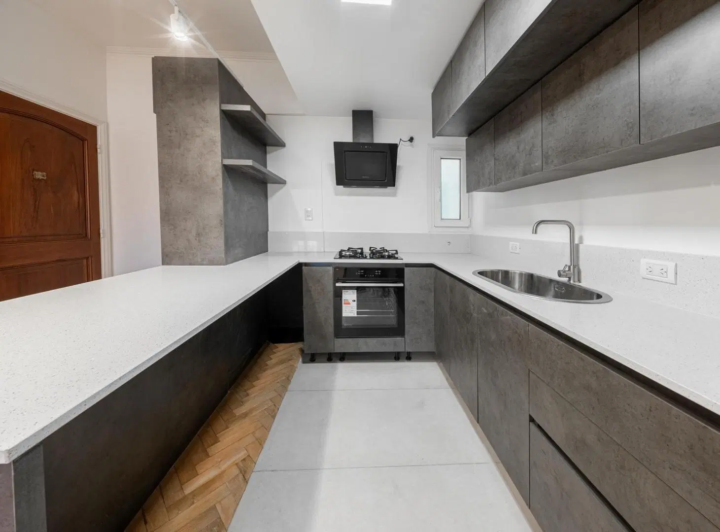 Departamento cuatro ambientes reciclado. Macrocentro. Venta 4