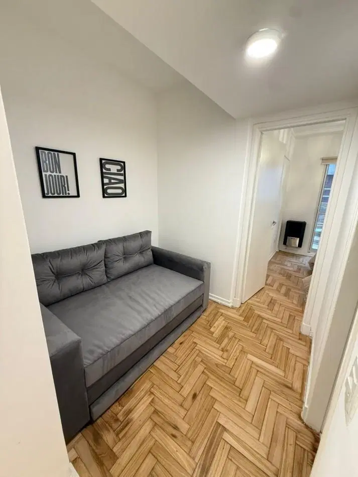 Departamento en Venta Dos Ambientes con balcon y patio, Zona Centro 4