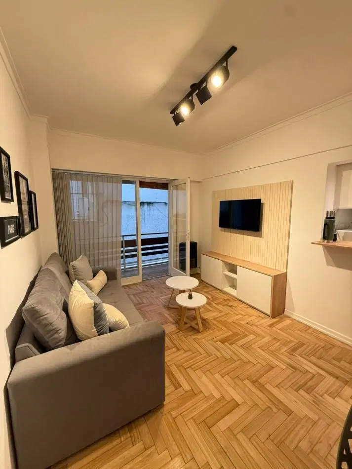 Departamento en Venta Dos Ambientes con balcon y patio, Zona Centro 5