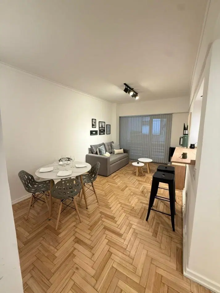 Departamento en Venta Dos Ambientes con balcon y patio, Zona Centro 1