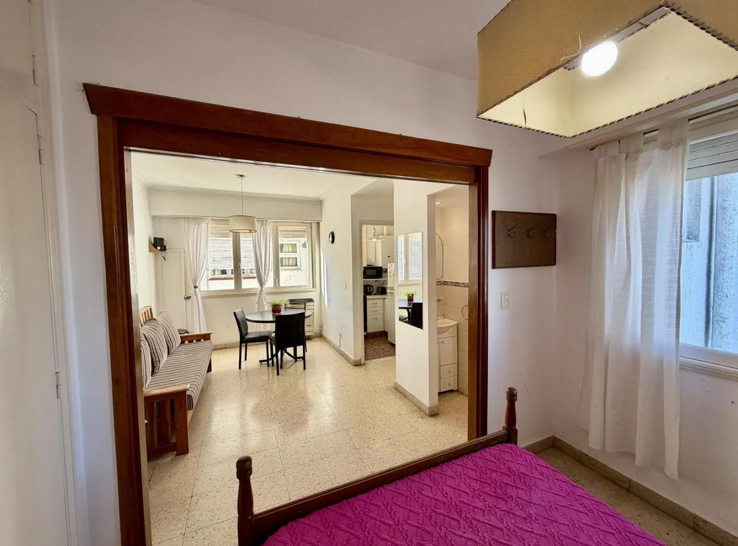 Departamento monoambiente. Lateral luminoso. Av. Colón 1100. Stella Maris. Venta. 2