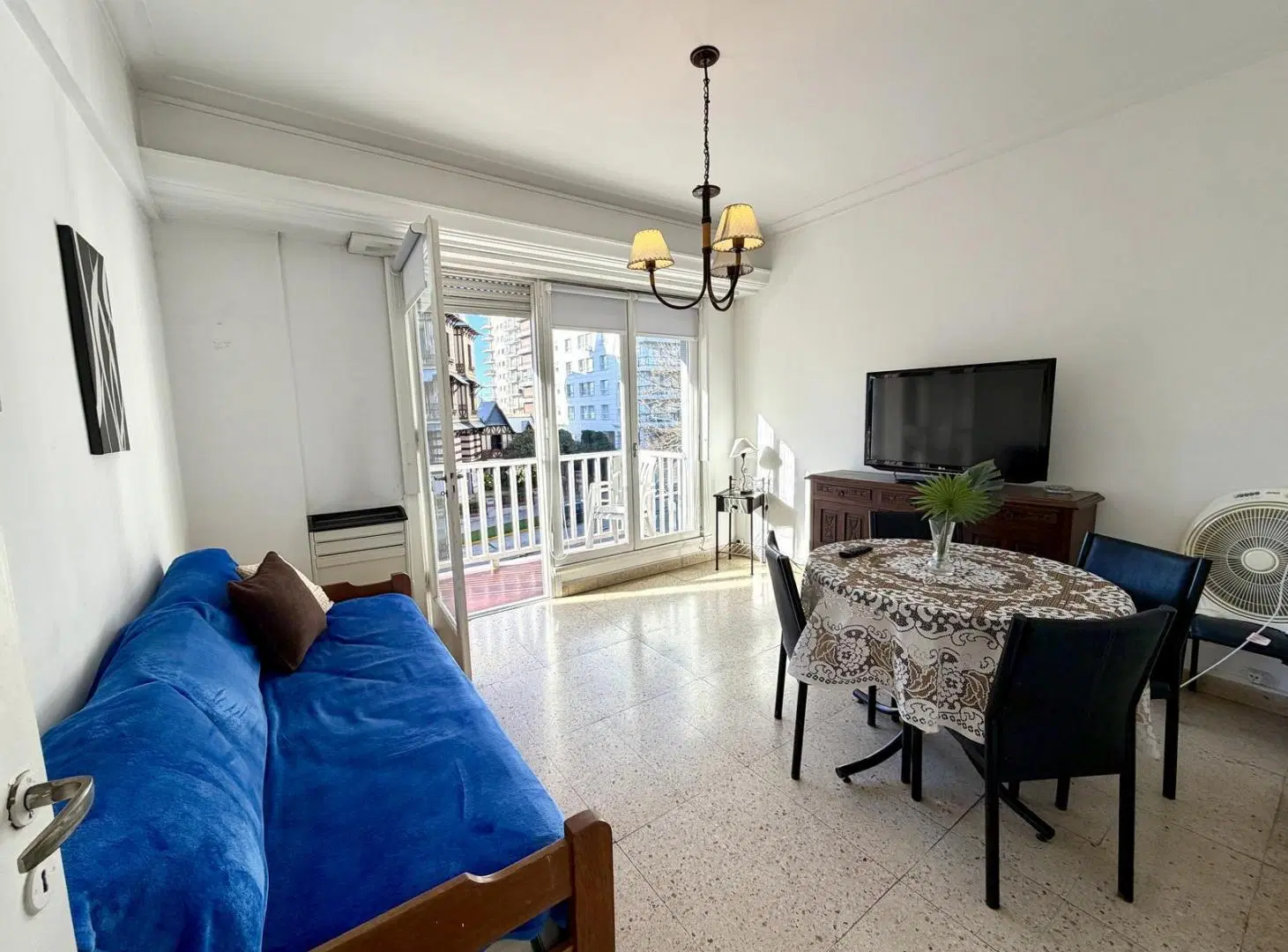 Departamento 2 ambientes a la calle con balcón. Loma de Colón. Stella Maris. Venta 2