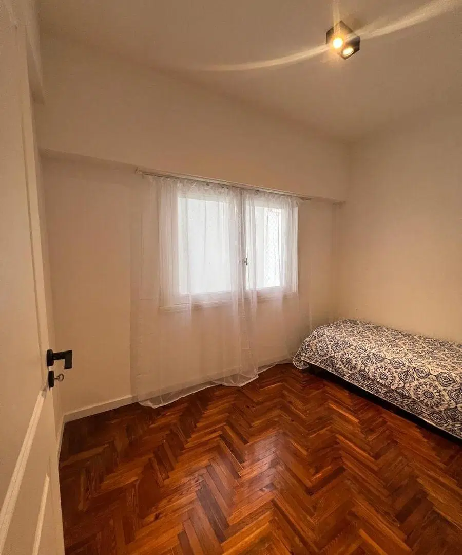 Departamento tres ambientes. Lateral. Bolívar 2600. Venta. 8