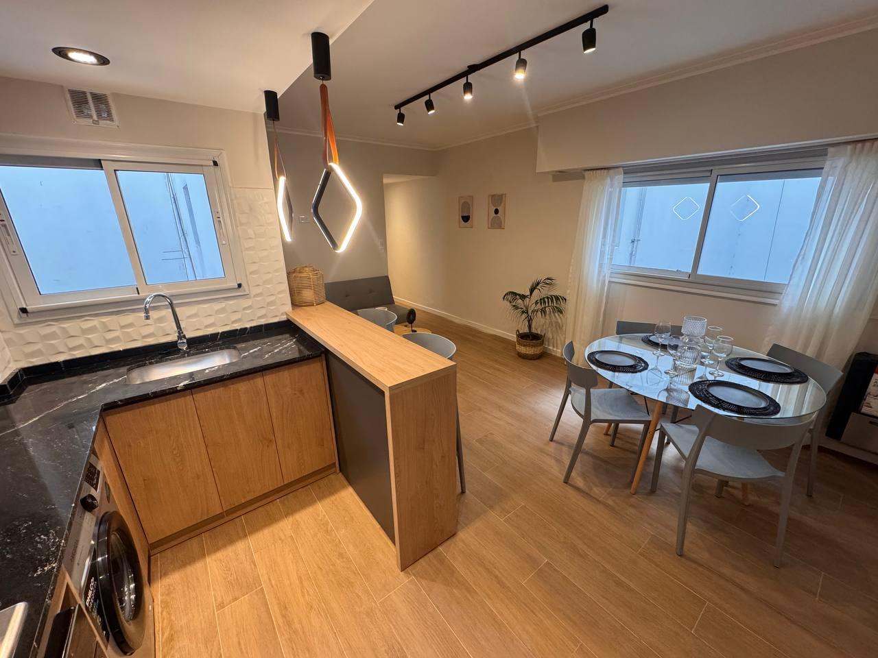 Foto de Departamento dos ambientes. Contra frente. Brown 2300. Venta., imagen 1