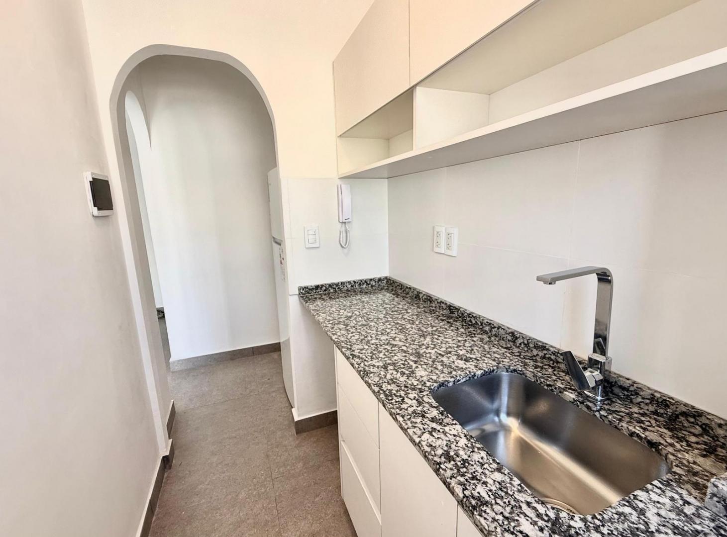 Foto de Departamento dos ambientes. A la cale. Tucumán 2600. Venta., imagen 5