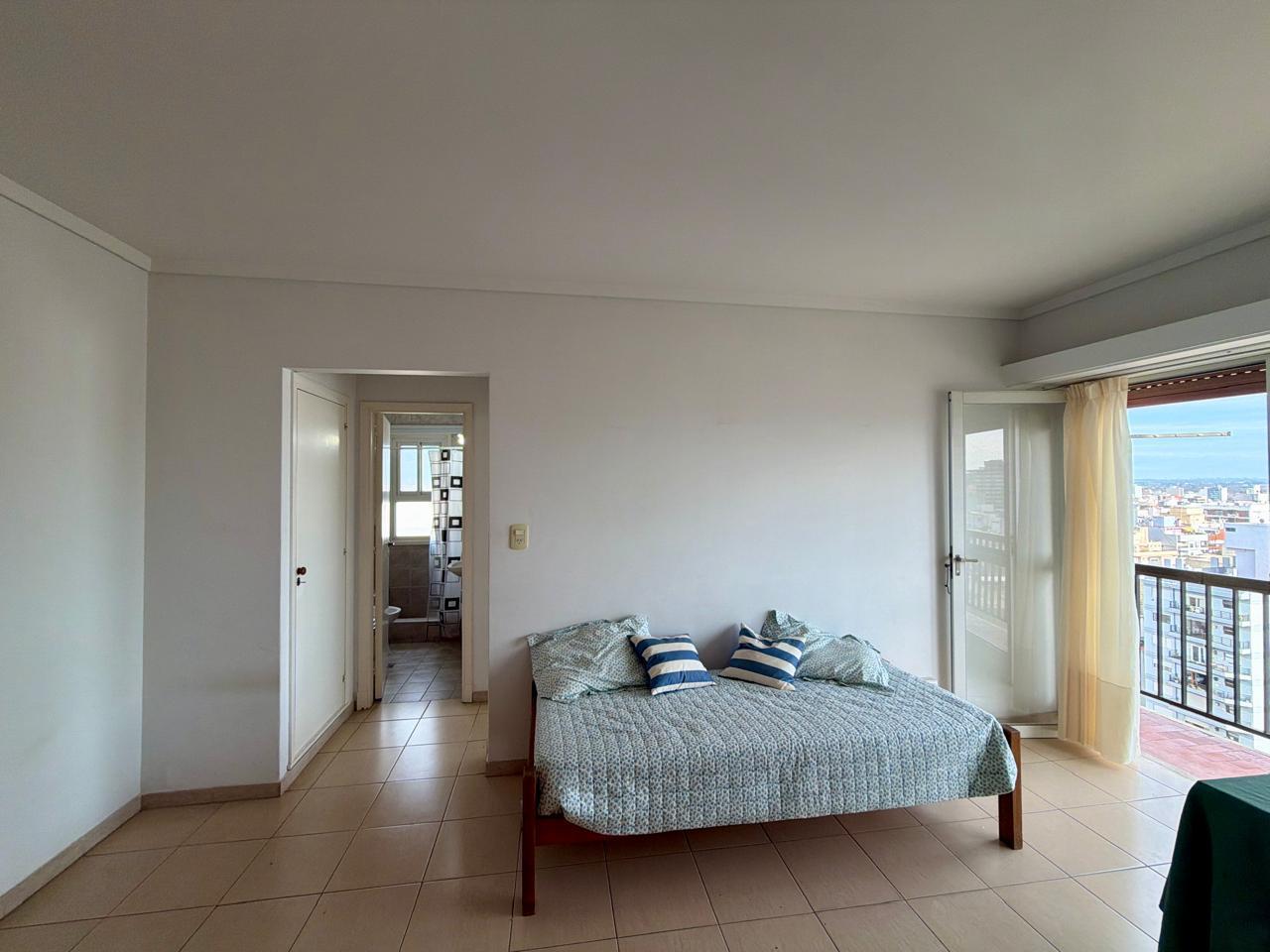 Foto de Departamento dos ambientes. Lateral vista abierto. Balcón. Macrocentro, imagen 5