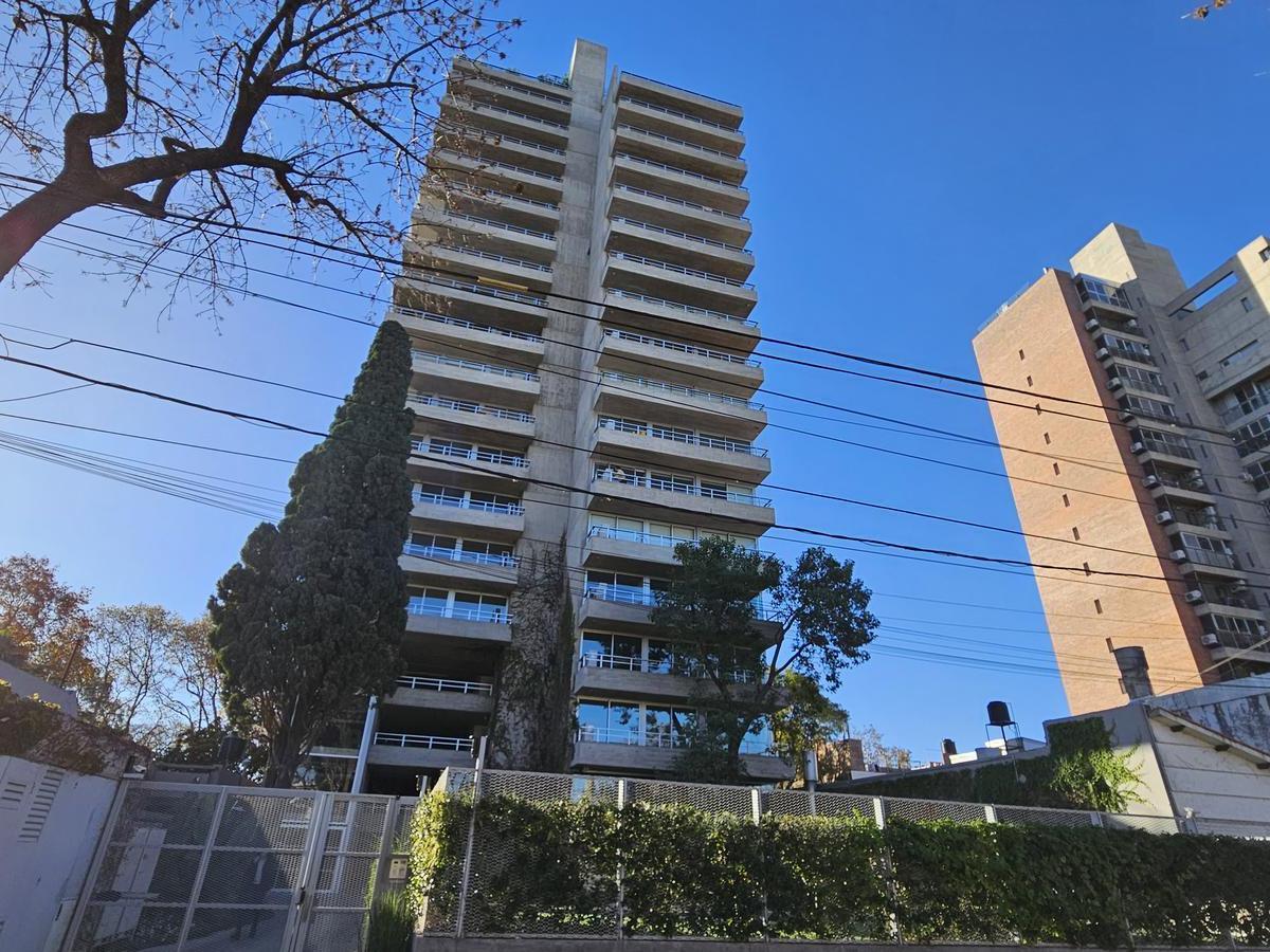 Departamento en Alberdi 5