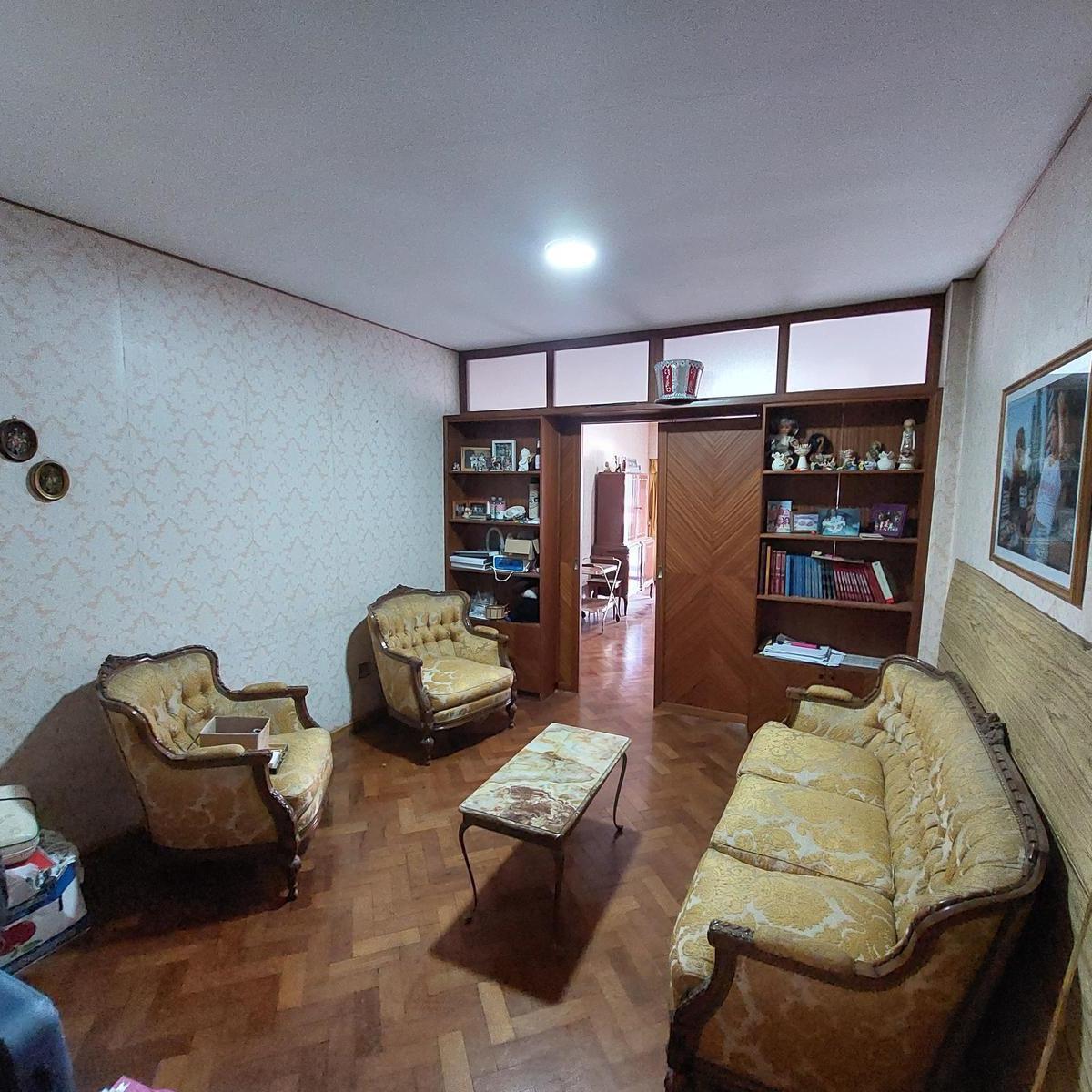 Departamento de Tres Dorm. en Venta 2