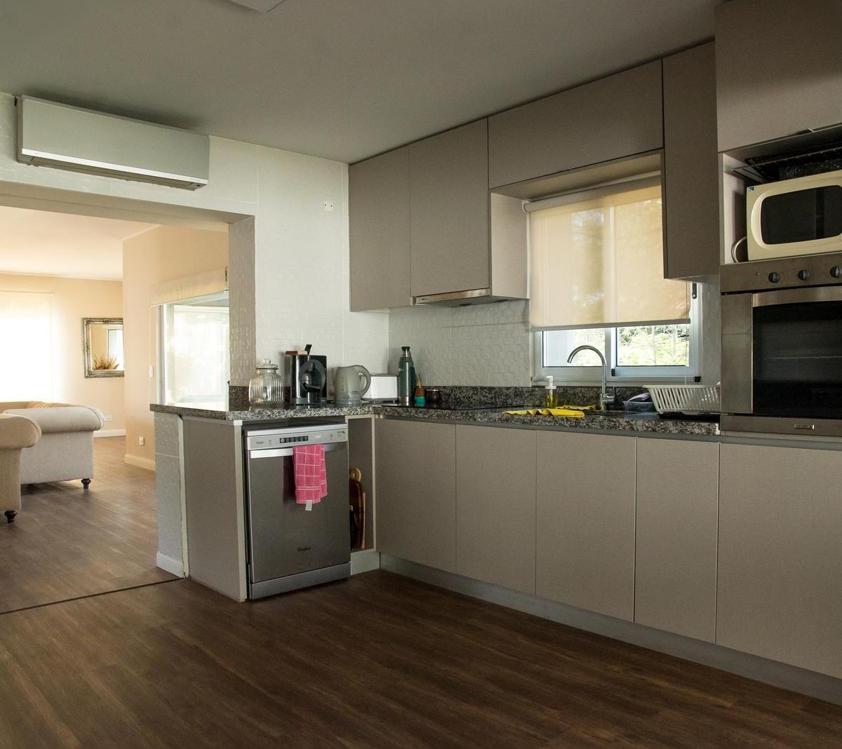 Hermosa Casa en Country Aldea Tenis 3