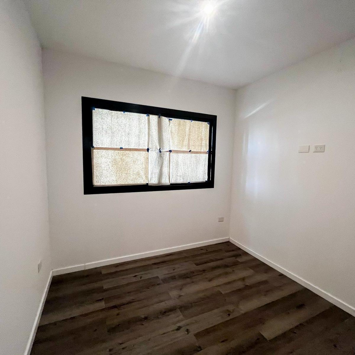 Casa en Venta Tres Dorm. con Amplio Jardín en Fincas de Ibarlucea, Excelente Oportunidad! 1