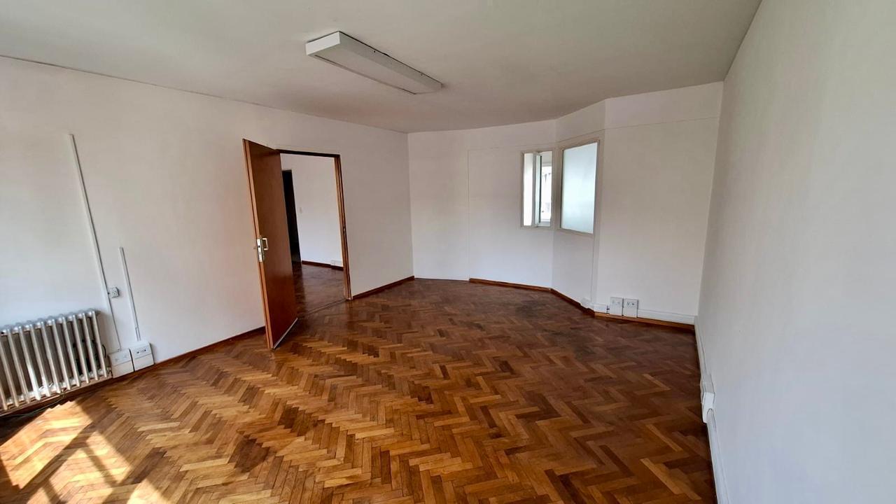 Alquiler oficinas con cochera en el centro