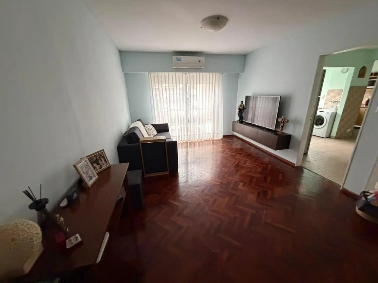 Departamento de tres dormitorios con cochera en venta 3