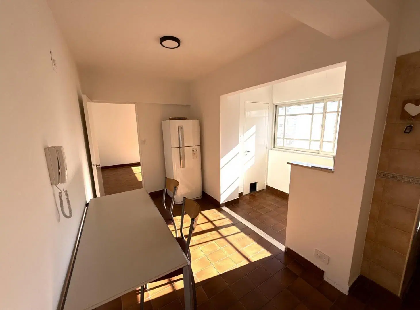 Departamento de tres dormitorios con cochera en venta 8
