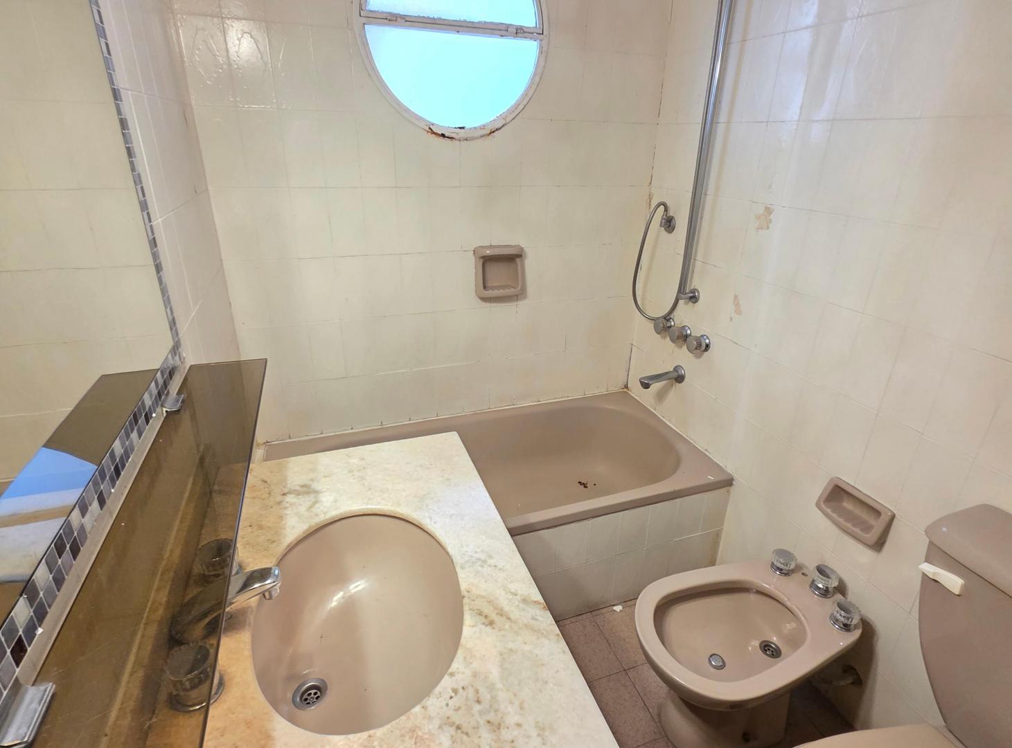 Las Cañitas Premium: 4 Ambientes con Palier Privado. Piso 6 . Con cochera y Excelente Luminosidad