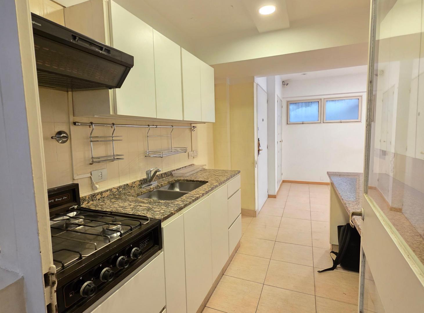 Las Cañitas Premium: 4 Ambientes con Palier Privado. Piso 6 . Con cochera y Excelente Luminosidad