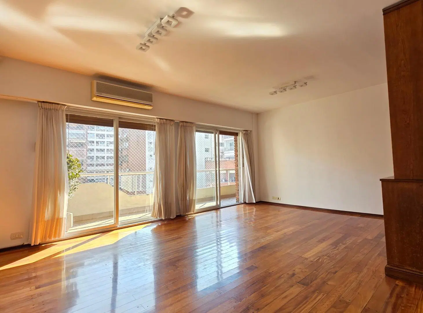 Las Cañitas Premium: 4 Ambientes con Palier Privado. Piso 6 . Con cochera y Excelente Luminosidad 3