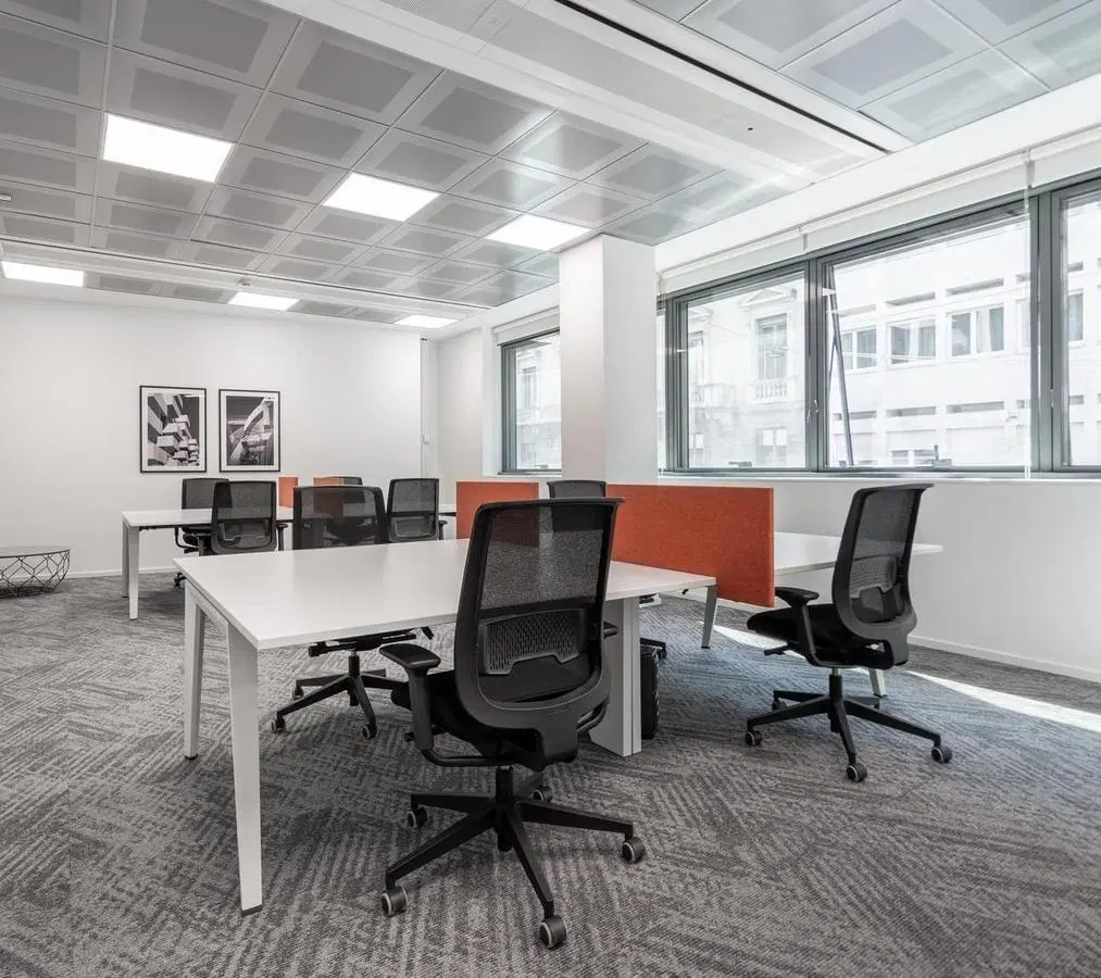 Reserva un puesto de coworking o hot desk en BUENOS AIRES, Al Rio 8