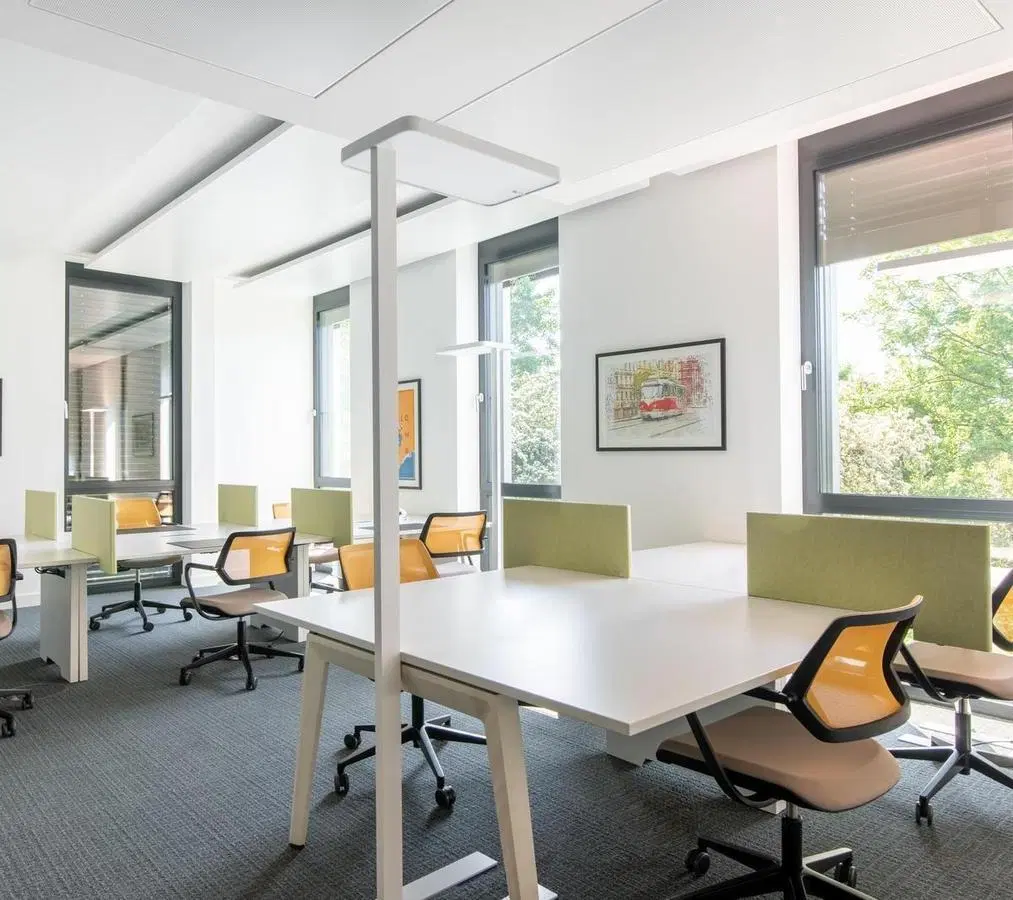 Reserva un puesto de coworking o hot desk en BUENOS AIRES, Al Rio 4