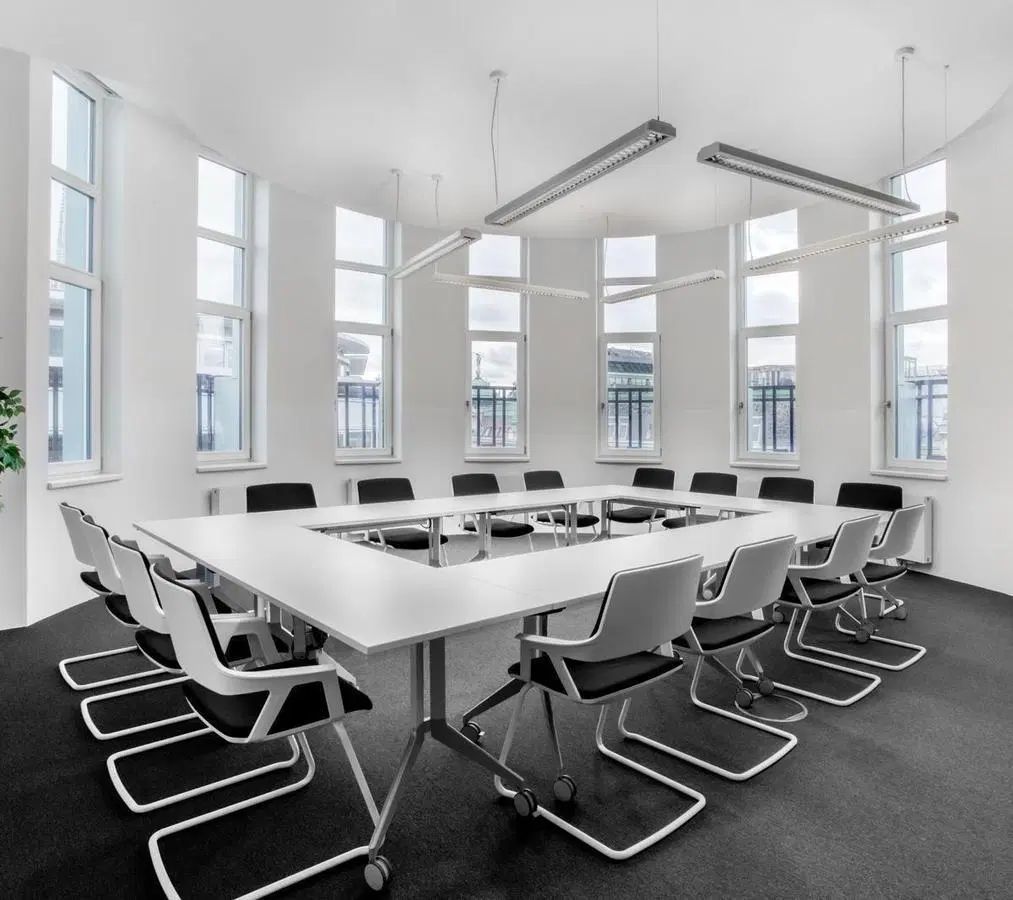 Registro profesional de empresa en BUENOS AIRES, American Express Retiro 2