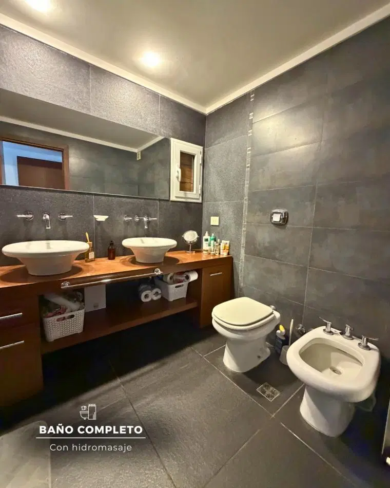 PISO DE CUATRO AMBIENTES CON COCHERA, DOS BAULERAS, PISCINA Y QUINCHO EN CHAUVIN. MAR DEL PLATA 4