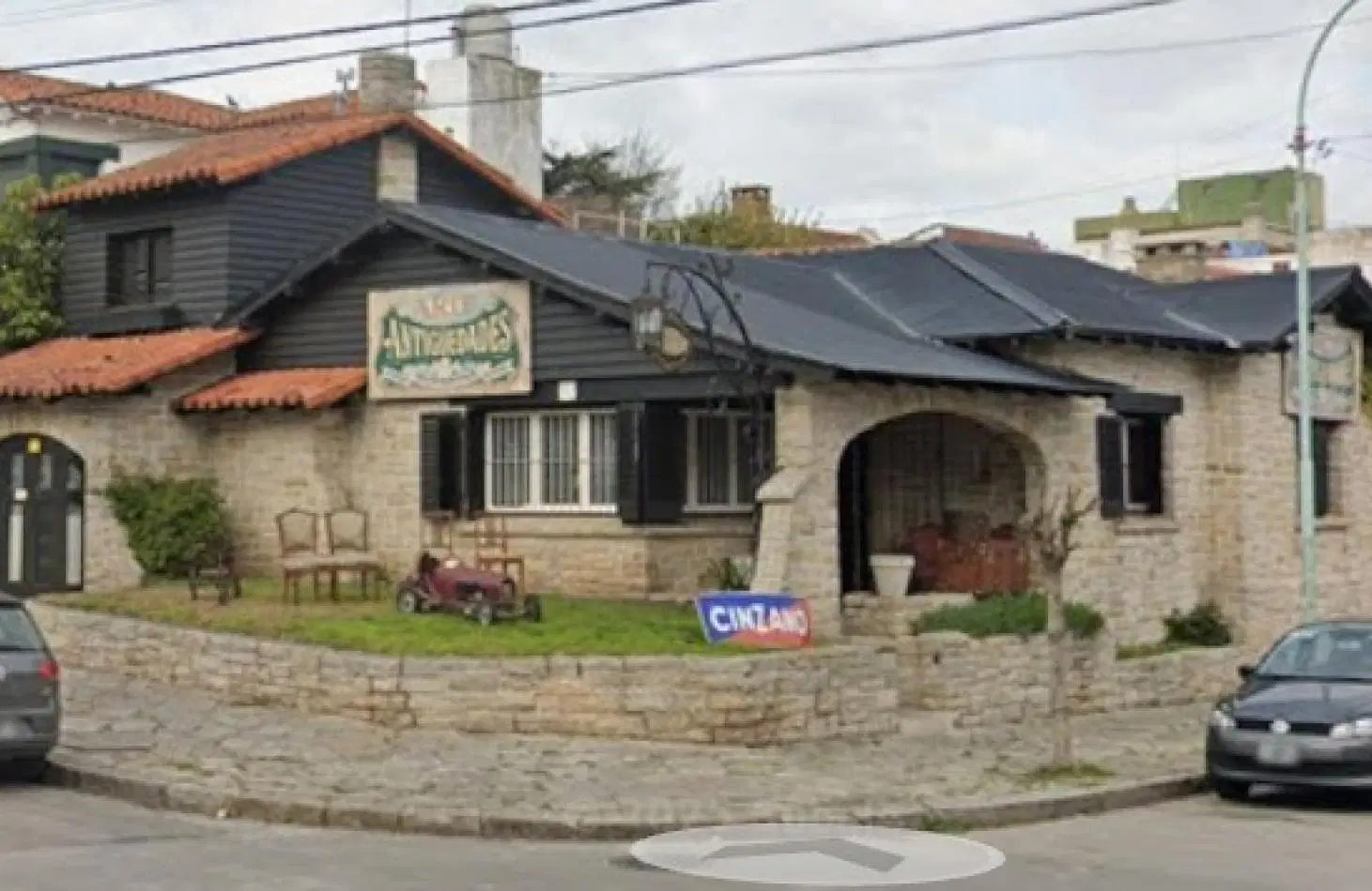 ALQUILER CLASICO CHALET EN ESQUINA USO COMERCIAL-PROFESIONAL ZONA GUEMES. MAR DEL PLATA 1