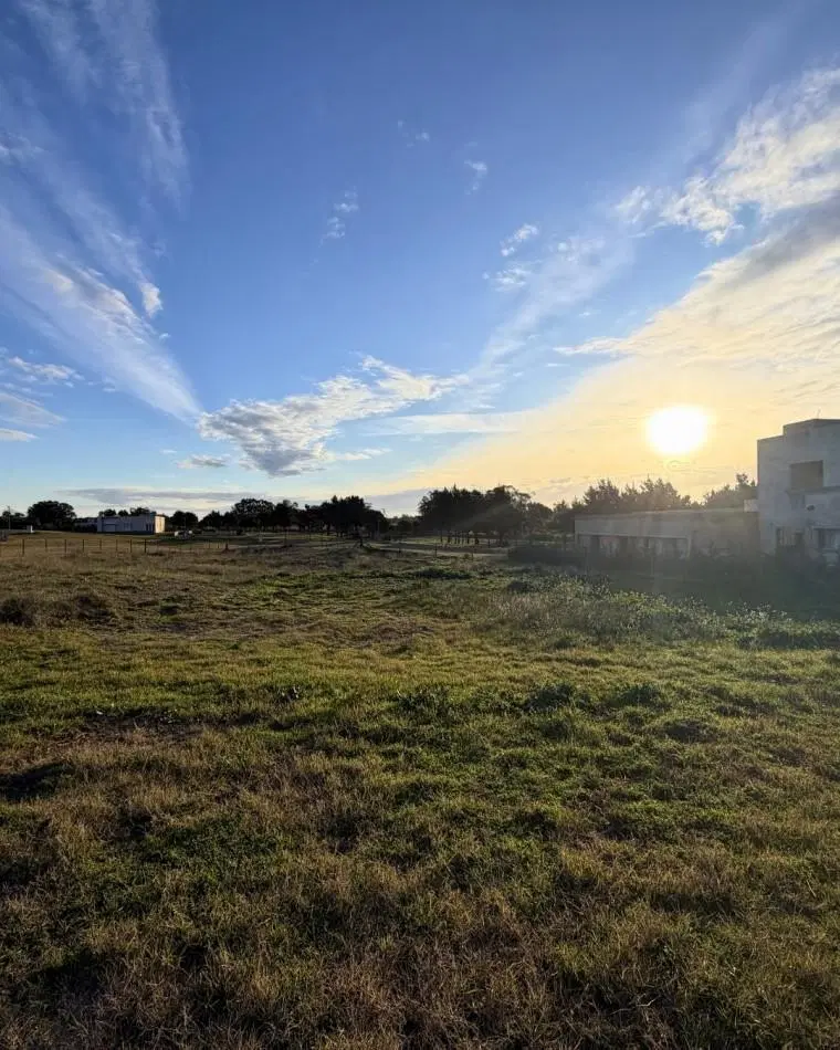 LOTES A LA VENTA EN QUEQUEN BARRIO PRIVADO LOMAS DEL GOLF A METROS DEL MAR 4
