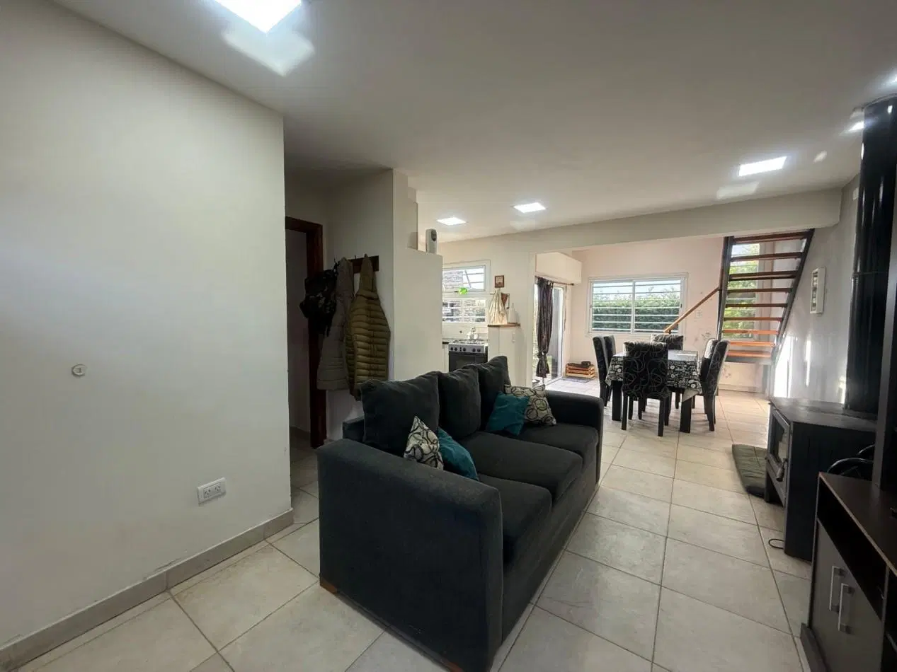 VENTA MODERNA CASA 4 AMBIENTES - APTA A CREDITO - BARRIO EL MARTILLO 3