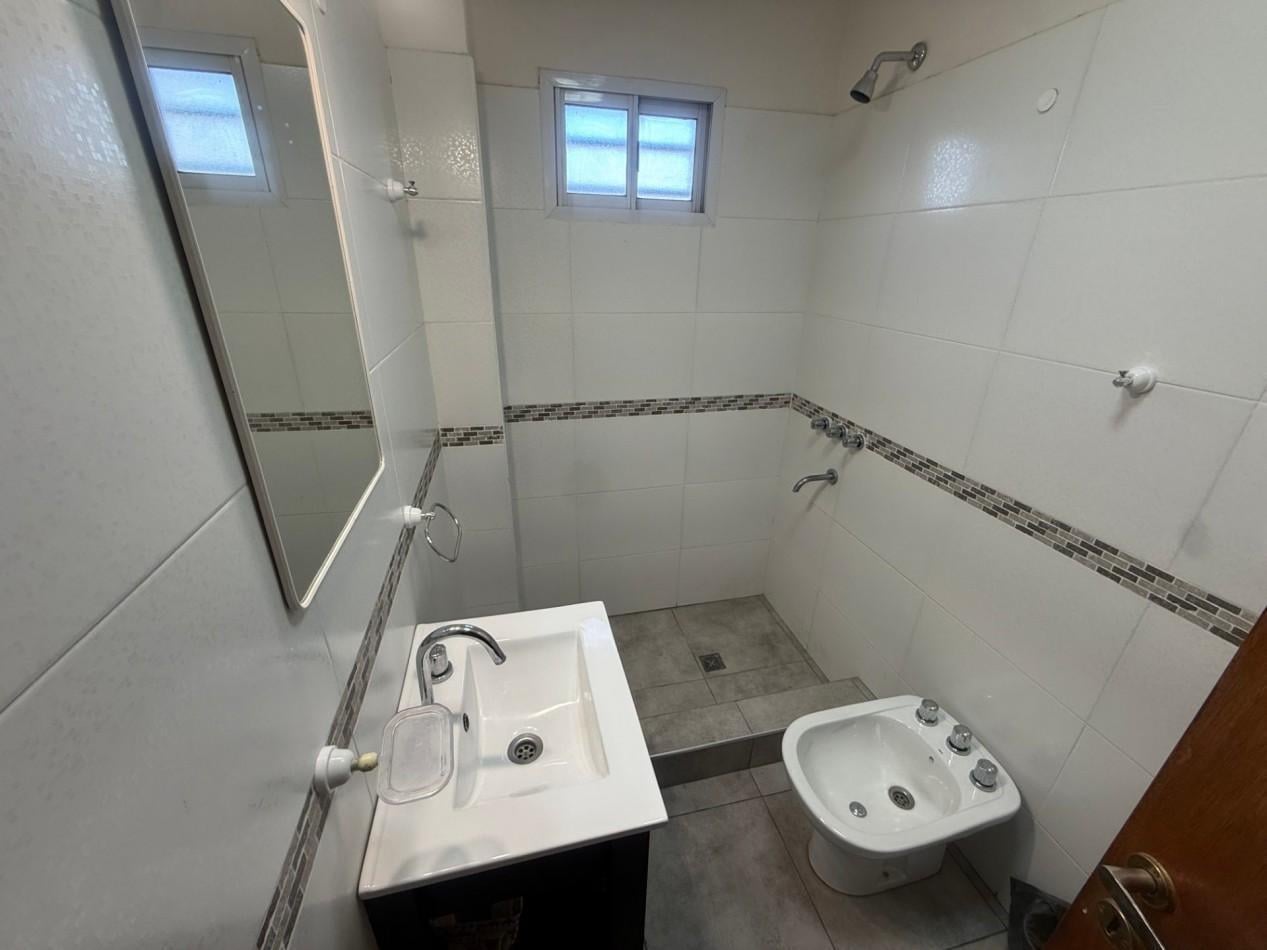 Foto de VENTA MODERNA CASA 4 AMBIENTES - APTA A CREDITO - BARRIO EL MARTILLO, imagen 3