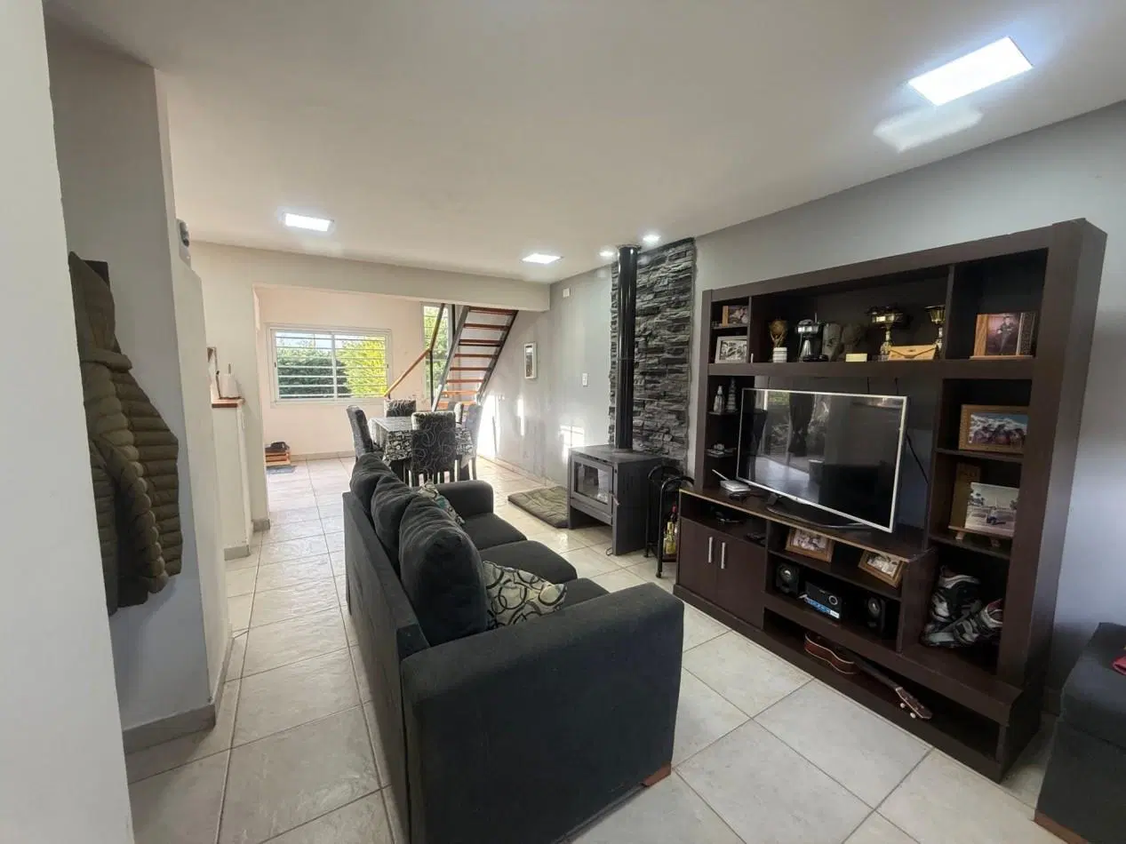 VENTA MODERNA CASA 4 AMBIENTES - APTA A CREDITO - BARRIO EL MARTILLO 4