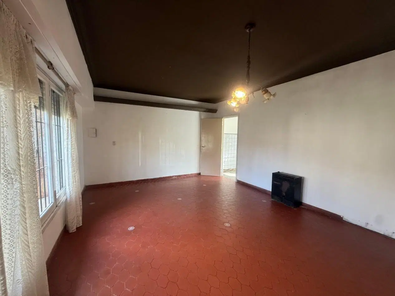 OPORTUNIDAD EN SAN CARLOS - CHALET A RECICLAR SOBRE LOTE DE 333 MTS2 3