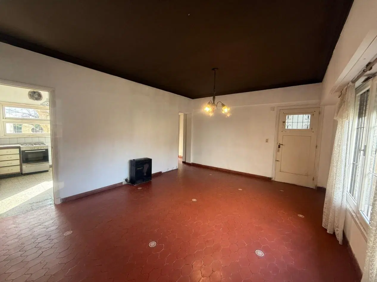 OPORTUNIDAD EN SAN CARLOS - CHALET A RECICLAR SOBRE LOTE DE 333 MTS2 2