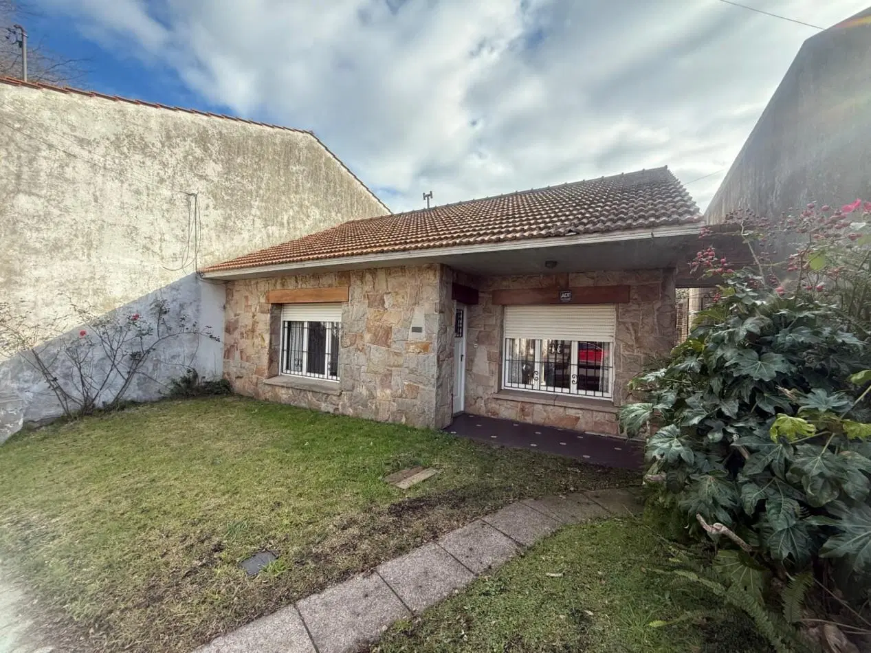 OPORTUNIDAD EN SAN CARLOS - CHALET A RECICLAR SOBRE LOTE DE 333 MTS2 4